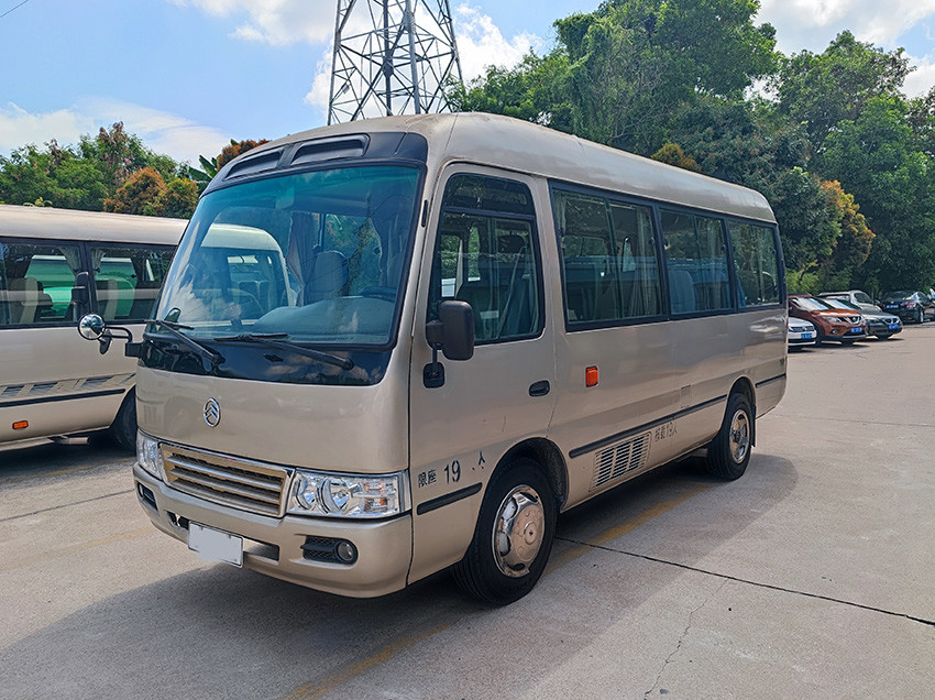Golden Dragon Used Small Vans 19 Seats Euro 4 LHD AC With Manual Transmission
