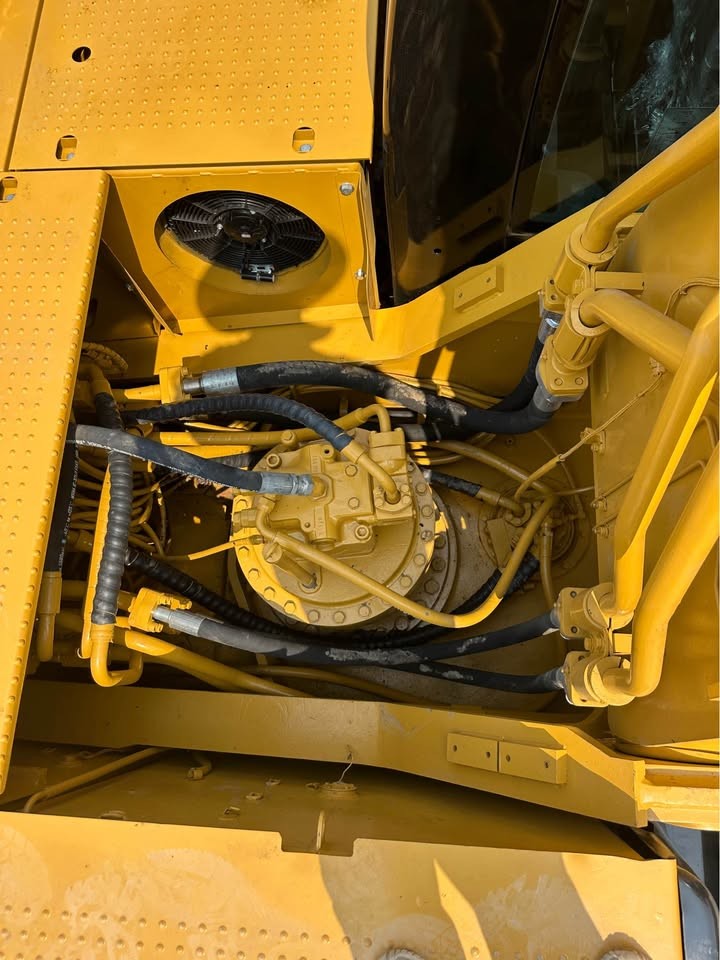 Used Crawler Excavator Mining Industry Caterpillar Cat 330 Large Excavator 30 Ton