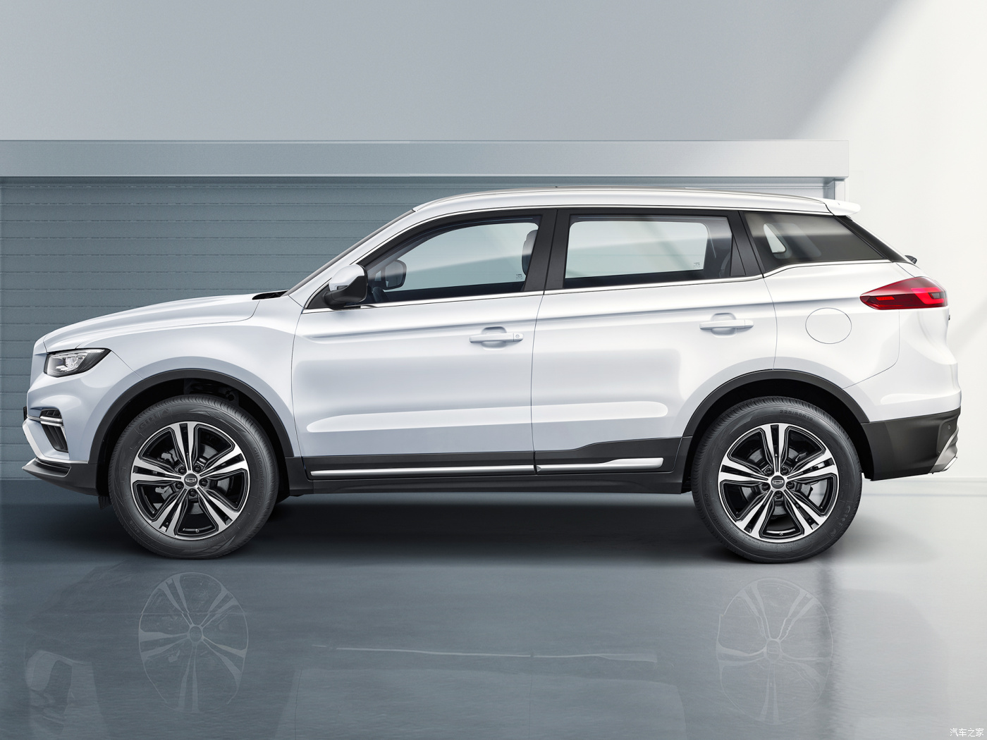 GEELY Boyue Atlas 2022 1.8TD DCT Smart Elegant Shape Fuel Vehicle with Electric Front Window and One Key Lifting