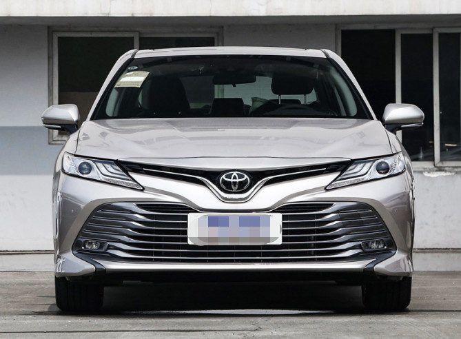 New/Used Cars Supplier Toyota Camry 2019 2.0G Upgrade Medium Car 5 Seats Gasoline China Professional Vehicle Exporter