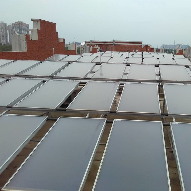 Big Pressurized Solar Collector 2.4 Square Meters Apply To Cold Climate Regions