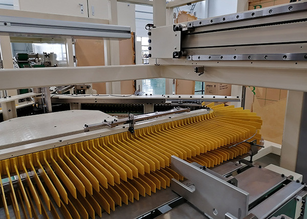 2000 PPM 30KW Full Servo Driven Diaper Stacker Machine