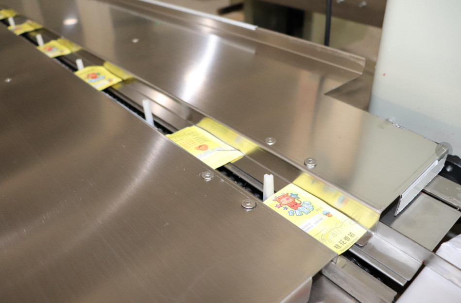 ODM Automatic Sealing Packing Machine Easy Setting For Steam Eye Mask