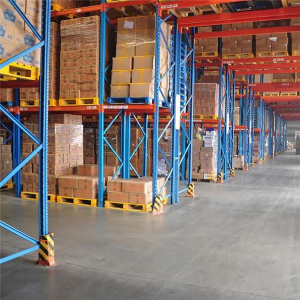 Adjustable Heavy Duty Pallet Racks / Teardrop Pallet Rack 4 Way Entry Type