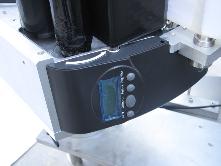 Beer / Wine Bottle Labelling Machine Synch Printing With Simple Design