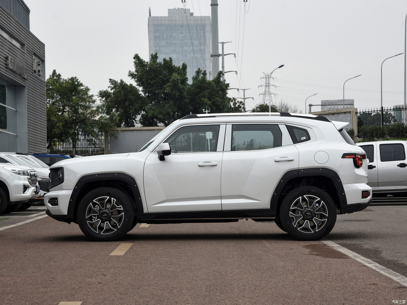 EV Gasoline Hybrid Cars High Fuel Economy 100 KmH Modern Exterior Design