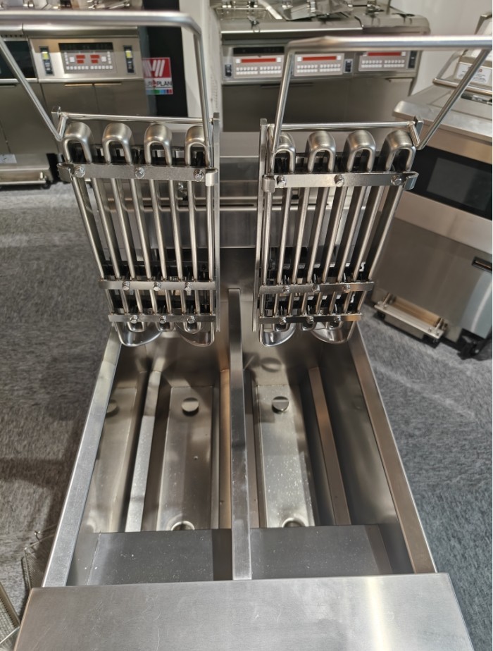 Auto Lift Two Pots Two Baskets 13L*2 Capacity With Oil Filtration Electric Chips Oil Open Fryer