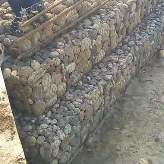 100mm X 120mm Wire Mesh Gabion Box Conveniently Sized 2m X 1m X 1m For Soil Retaining