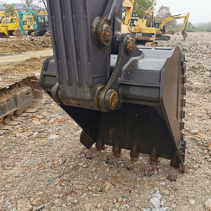 EC220D Used Crawler Excavator 22 Tonnage 134kw Rated Power Original Components