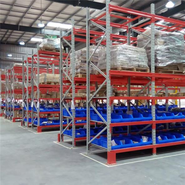 Adjustable Heavy Duty Pallet Racks / Teardrop Pallet Rack 4 Way Entry Type