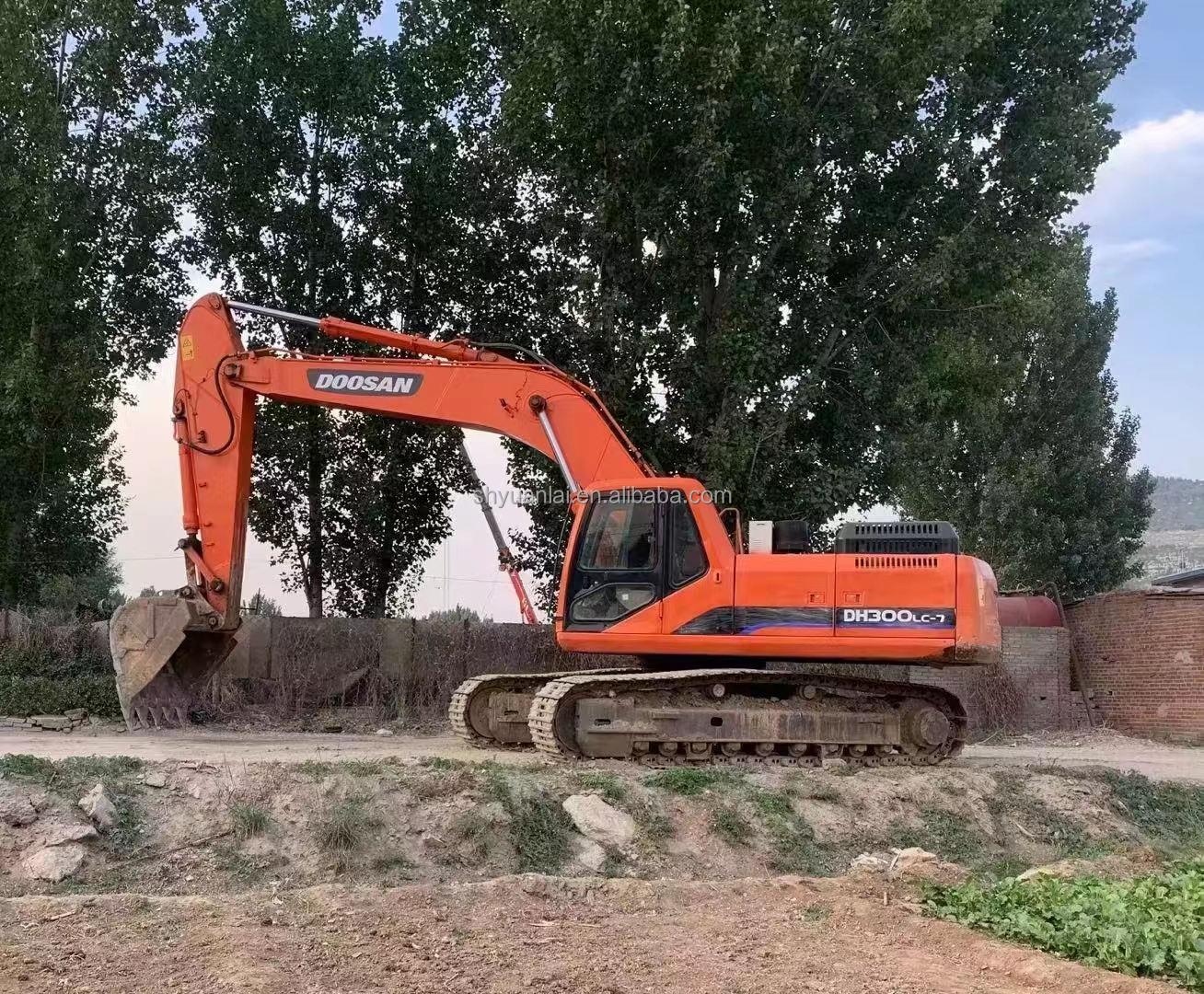 30Ton Doosan Used DH300LC-7 Excavator with Good Condition and 29600kg Operating Weight