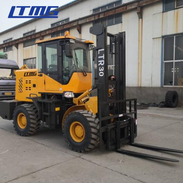 4WD / 2WD Compact All Terrain Forklift , Four Wheel Drive Forklift Diesel