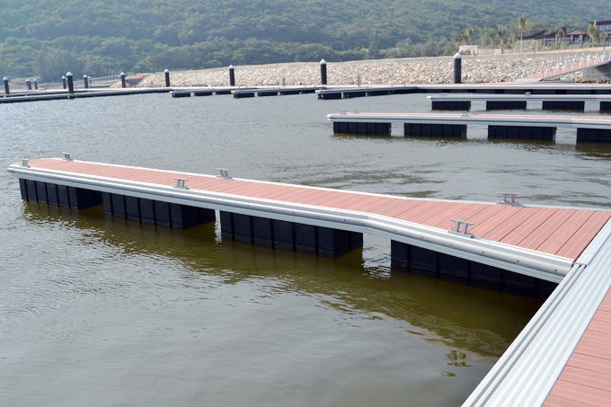 Chemical Resistance LLDPE Floatation For Marina Yacht Dock Floating Pontoon Long-Lasting
