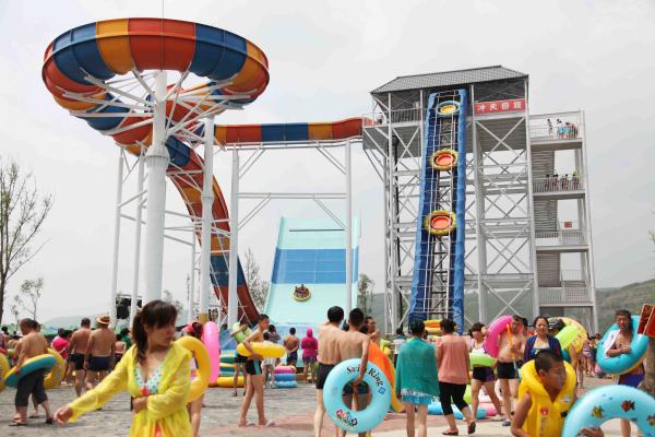 Amusement Rainbow Mushroom Swimming Pool Water Slide / Outdoor Water Play