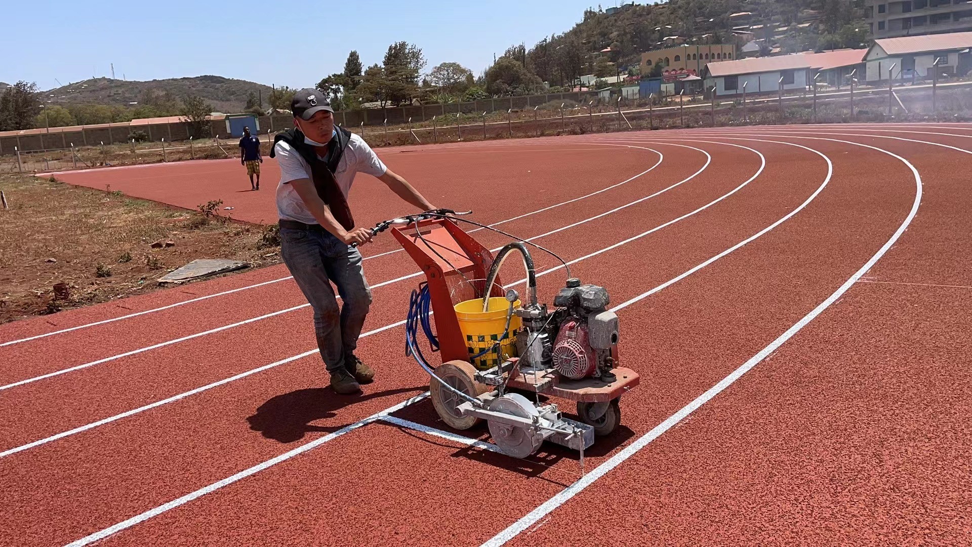 EPDM Rubber Track Field Sandwich System Sport Flooring Flatness