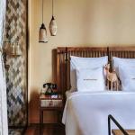 OEM High End Hotel Furniture Museum Ancient Wood Bedroom Furniture