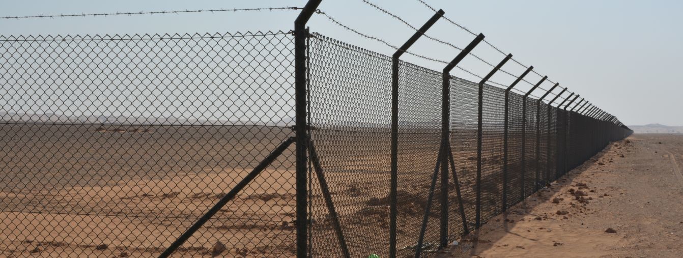 Black Chain Link Fence Cost /Cyclone Fence 1.5m*10m*60mm*3.5mm