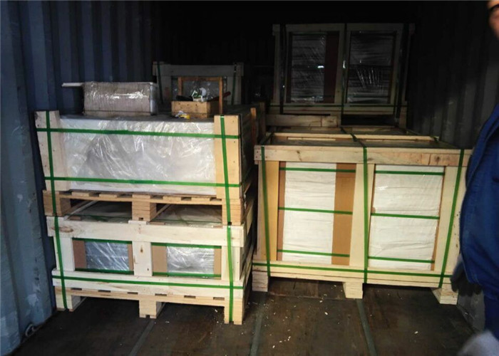 Solid Structure Low Iron Solar Glass 3.2MM / 4MM Thickness Light Transmittance 91.7%
