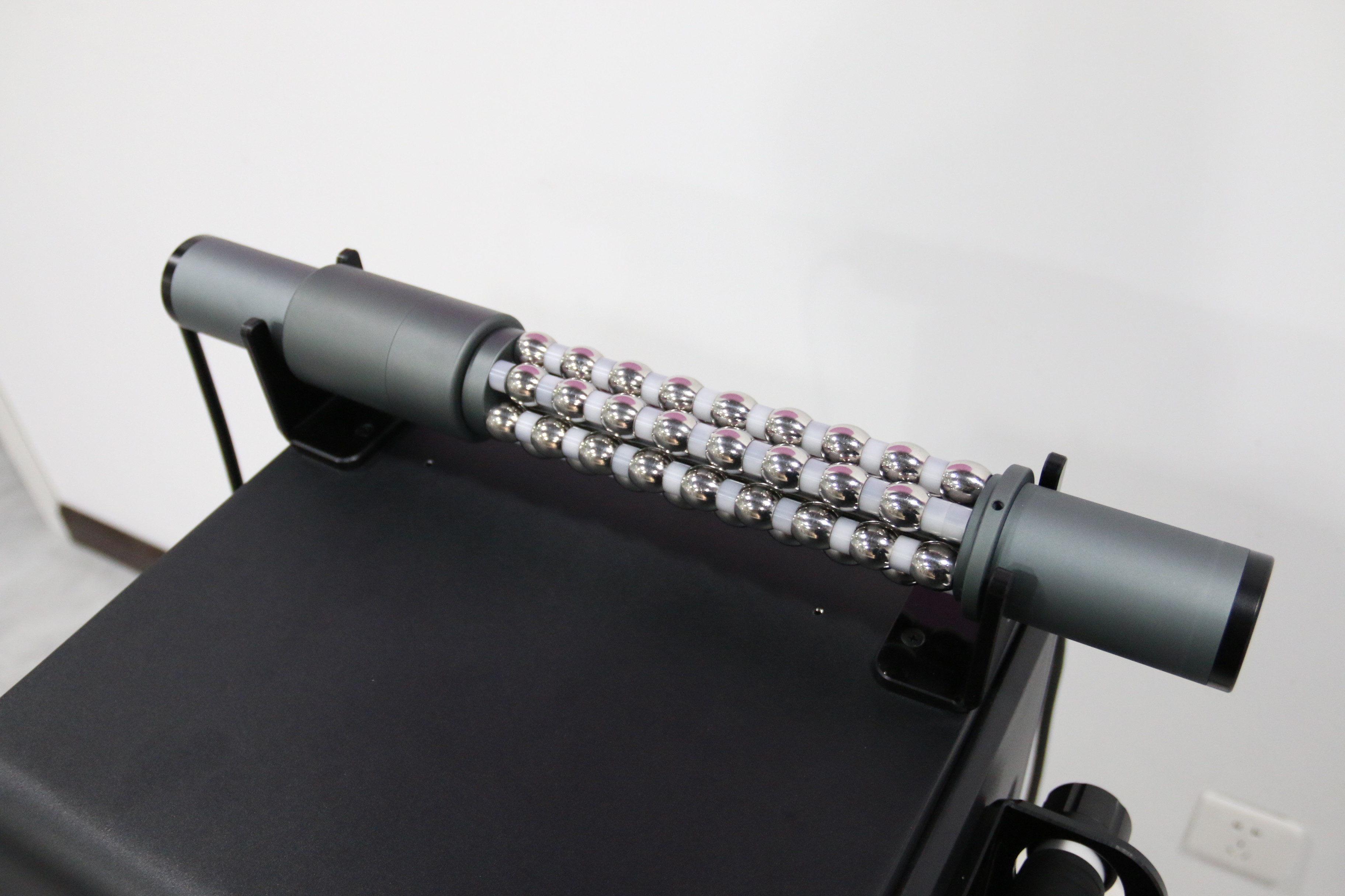 HQL001 Newest 2 In 1 Pneumatic Air Shockwave Therapy Machine For Pain Relief Massager Roller Slimming Machine