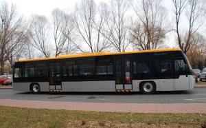 Wholesale 12T Diesel Engine Xinfa Airport Equipment Airport Coach With Aluminum Apron from china suppliers