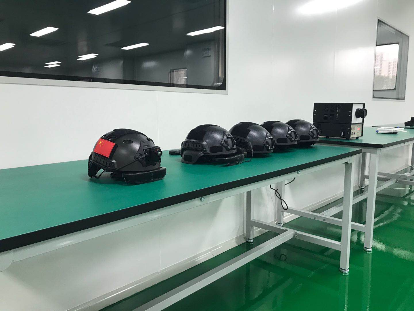Face Recognition 14μm Smart Temperature Measuring Helmet