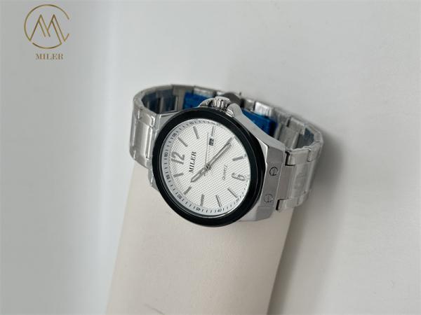 Luxury Waterproof Quartz Movement Watch Date Showing Stainless Steel Strap