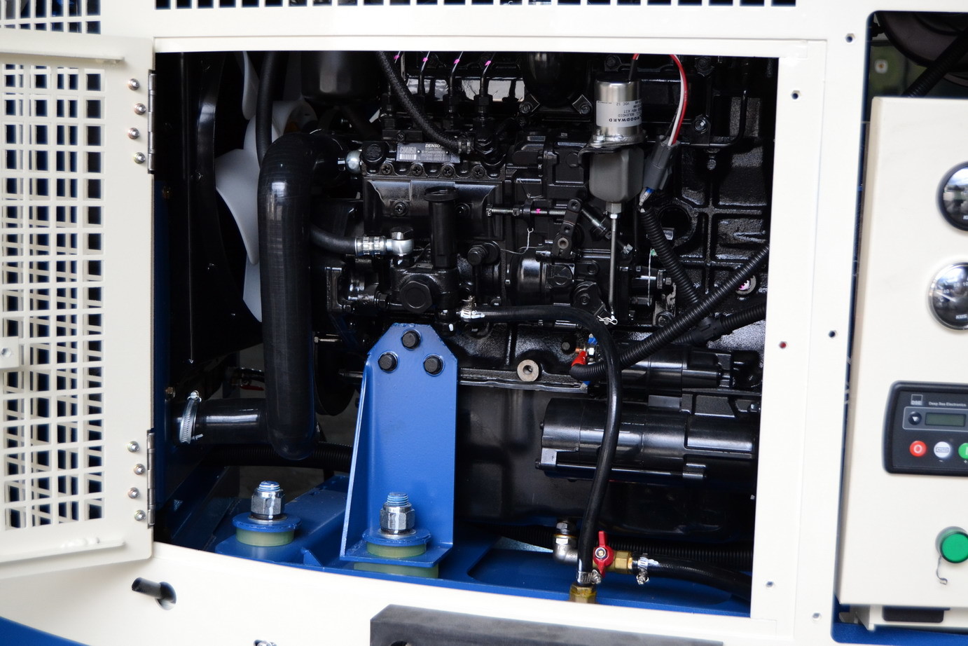 Continuous Power 15KW Clip On Carrier Type Genset For Reefer Container