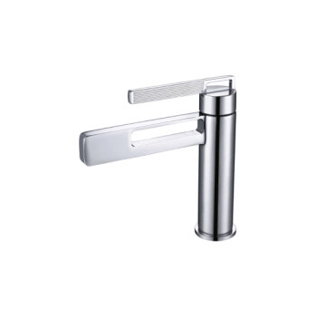 Brass Single Hole Bathroom Faucet Smooth Water Outlet Deck Mounted