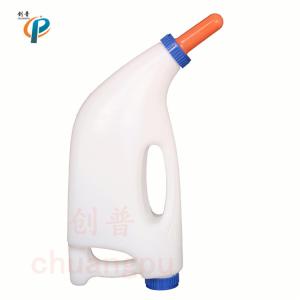 Wholesale 4000ml Calf Feeding Bottle With Handle , Calf Bottles Colostrum Feeding Equipment With Nipples from china suppliers