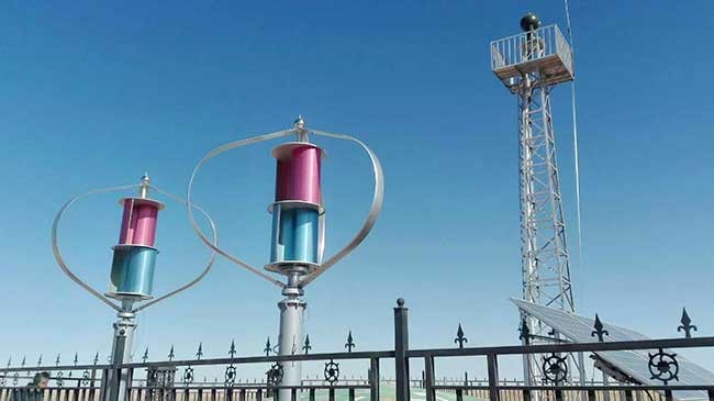 High Mountain Wind Turbine Solar Panels Hybrid System Maglev Wind Generator