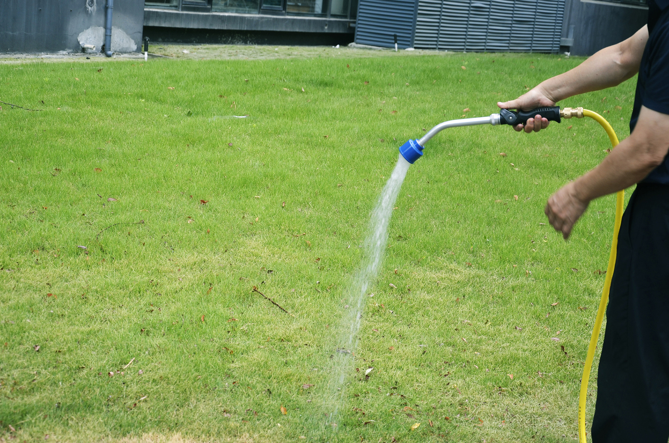 Metal Watering Wand With Thumb Control Valve 2 Quot Face Aluminum Sprayhead For Easy Reach Comfortable Spraying