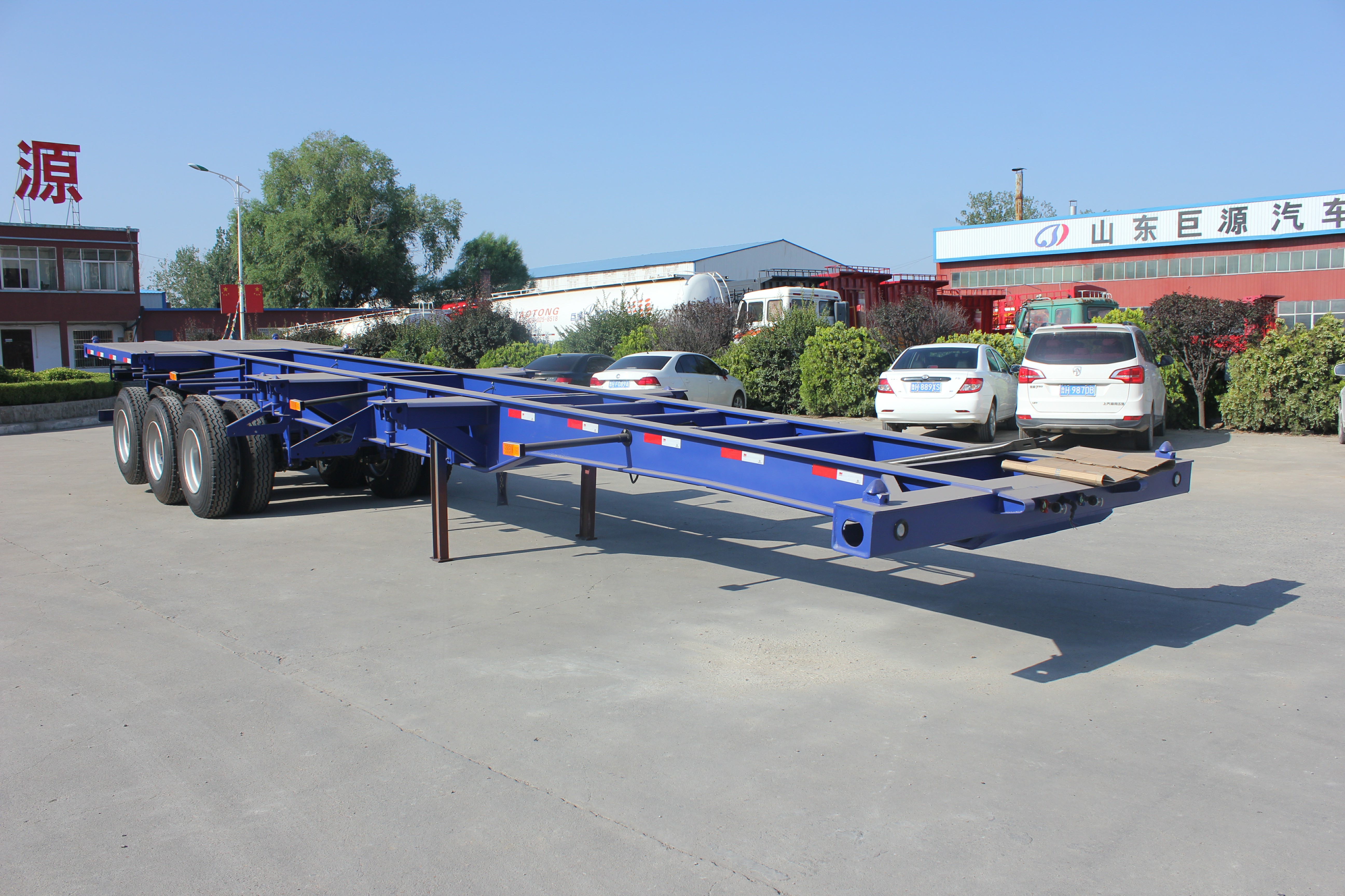 45ft Container Gooseneck Chassis Trailer Skeleton Truck Trailers with 28tons Landing Gear