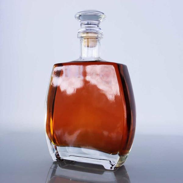 Clear Premium Whiskey Decanter With Wooden Cork Full Coated Polished Whiskey