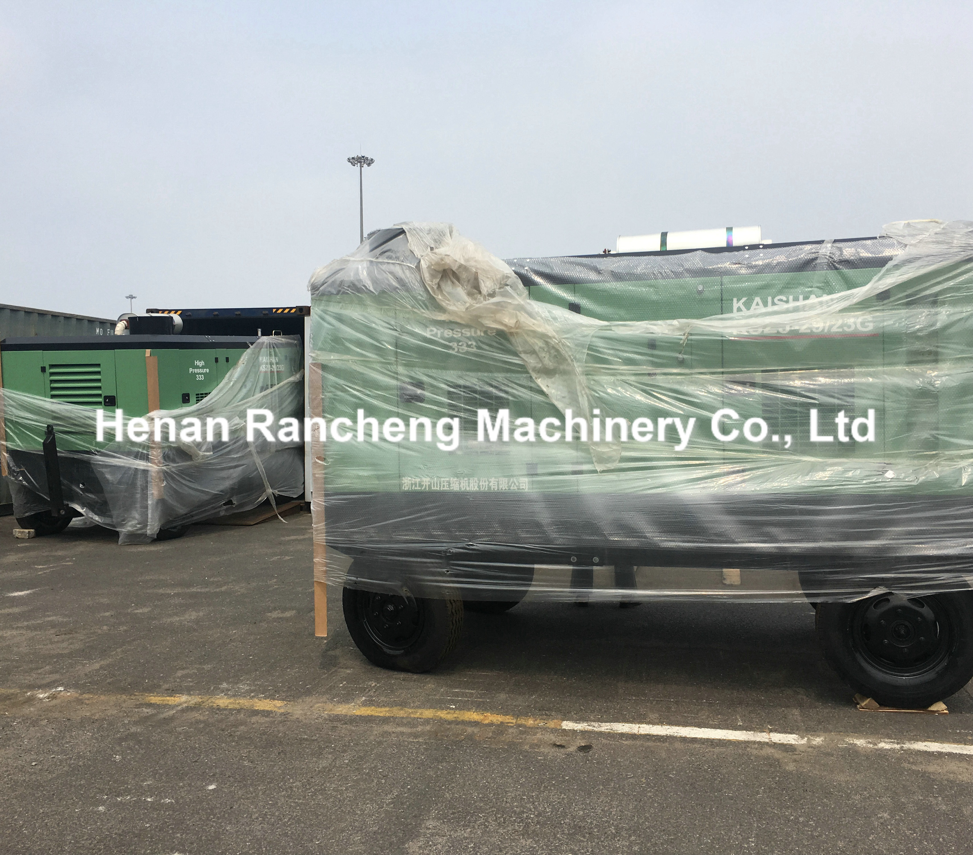 23bar Pressure Diesel Screw Drill Air Compressor 65L Oil Capacity 29m³/Min Capacity