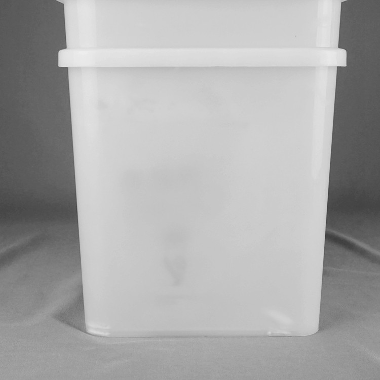 18L PP PE Square Plastic Bucket White With Good Sealing Lid