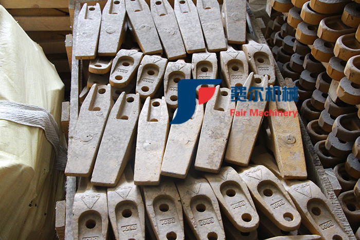 Customized VOLVO Loader Parts , Wheel Loader Bucket Teeth / Adapter