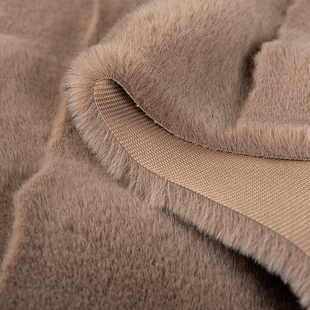 Soft 100% Polyester Faux Rabbit Fur Fabric for Winter Ponchos and Ladies Pullovers