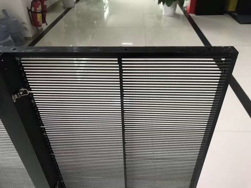 IP33 Indoor P2.6x5.2 Transparent LED Video Screen 1mx1m