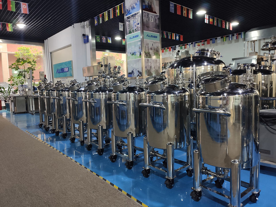 Heat Preservation Liquid Chemical Storage Tank Water Storage Tanks 316L Stainless Steel Tank for Cosmetic