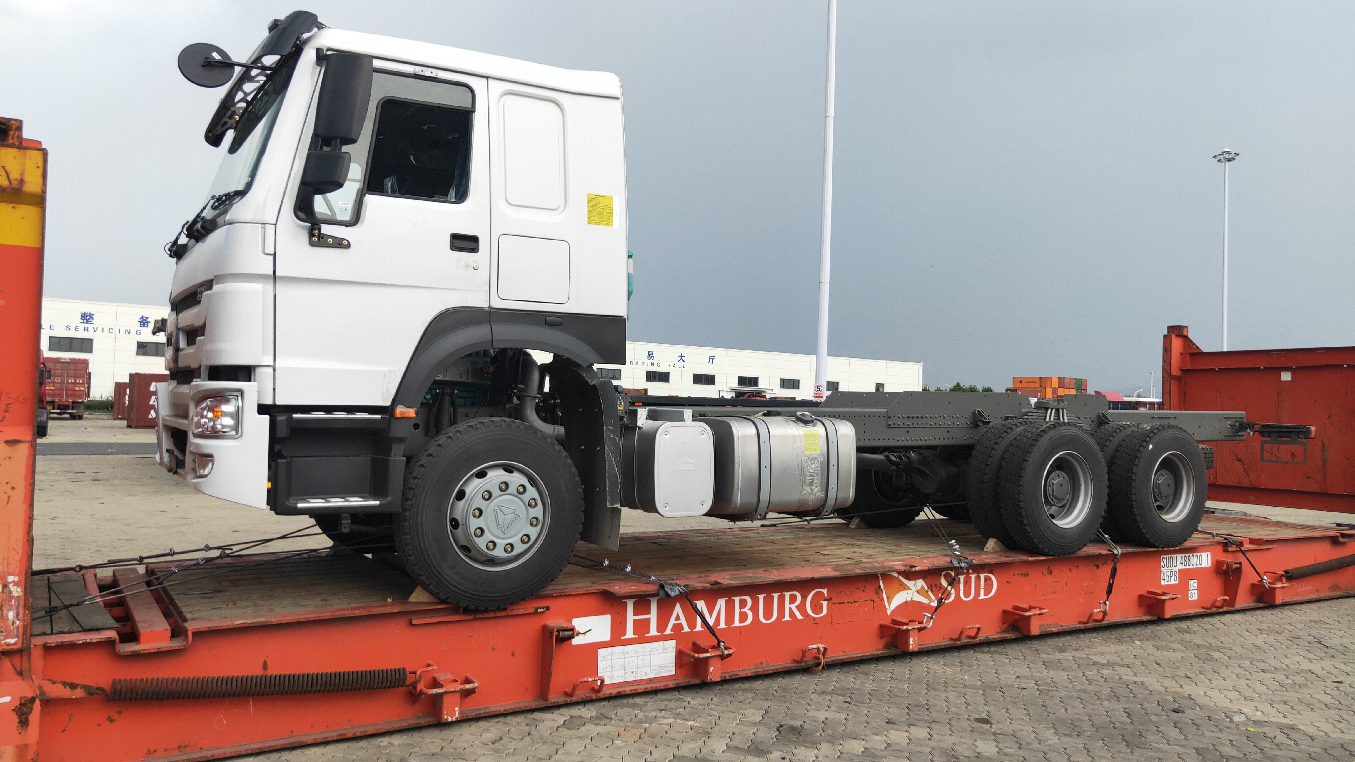 Logistics Transportation 6x4 Driving Type Dump Truck Tractor Truck Head with 371HP