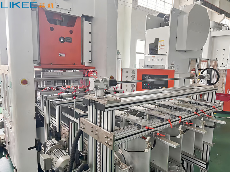 PLC Controlled Efficient Aluminium Foil Container Making Machine 26KW