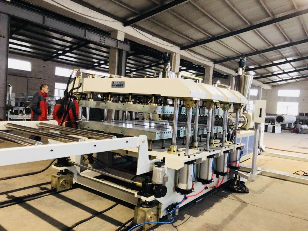 Thermal Insulation Celuka / Crust Foamed Board Production Line 400kg / H Max Capacity