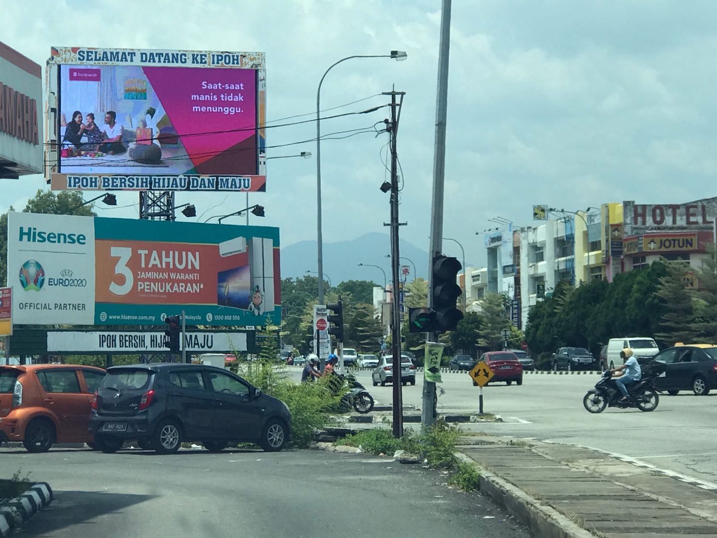Full Color Outdoor Led Advertising Screens P4 SMD 3535 waterproof iron cabinet ,3840hz refresh rate