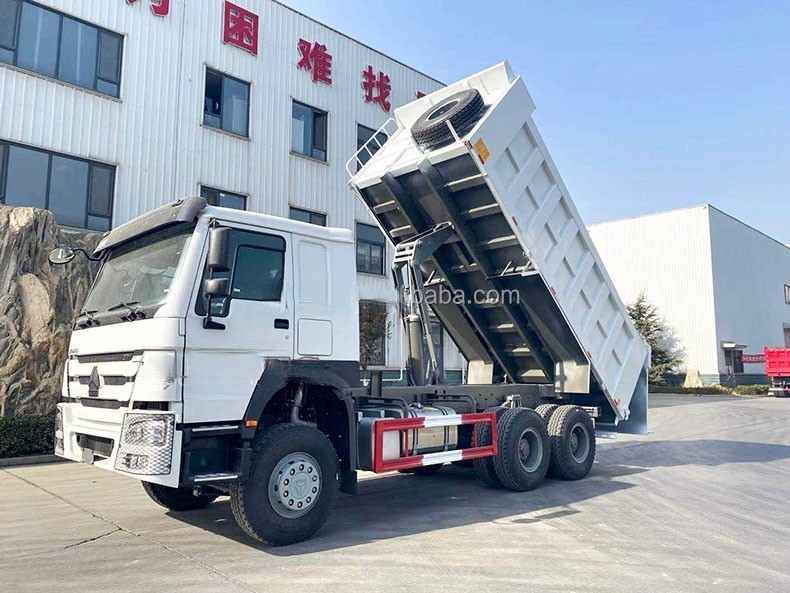 10 Wheel Sinotruk Howo 6x4 Tipper Truck 20CBM Capacity Howo Dump Truck LHD Drive