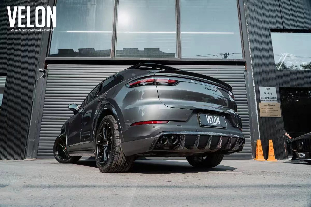 Replacement 2019 Porsche Cayenne Body Kit Side Skirts Dry Carbon Fiber Diffuser Spoiler