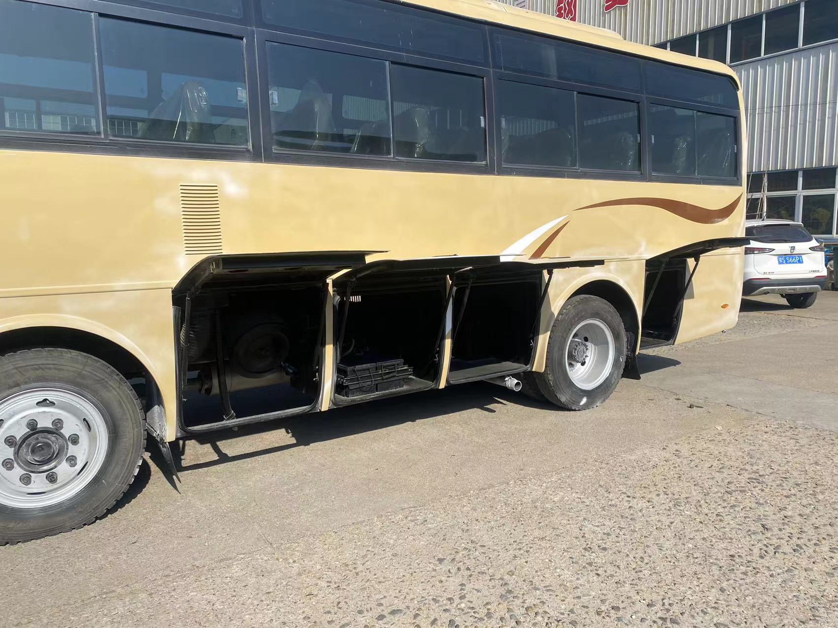 Euro 3 Optional 30 Seats 32 Seats 35 Seats Used Coach Buses for Customer's Requirement