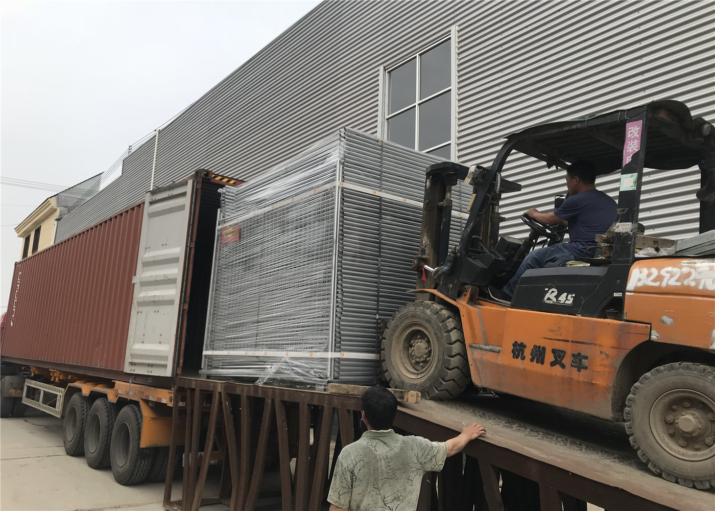 Temporary Fencing For Melbourne OD 32mm wall thickness 1.60mm Mesh 60mm x 150mm Diameter 3.20mm AS4687-2007