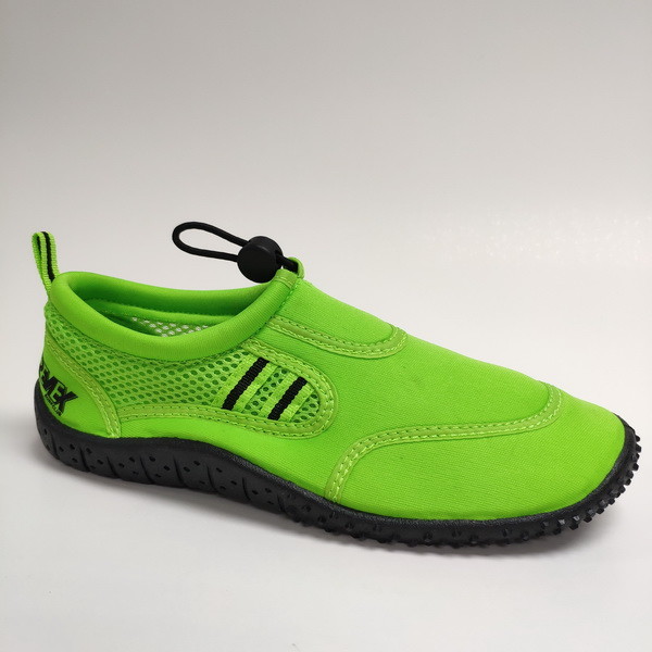 ISO14001 Flexible Water Aqua Shoes Lightweight With Neon Color