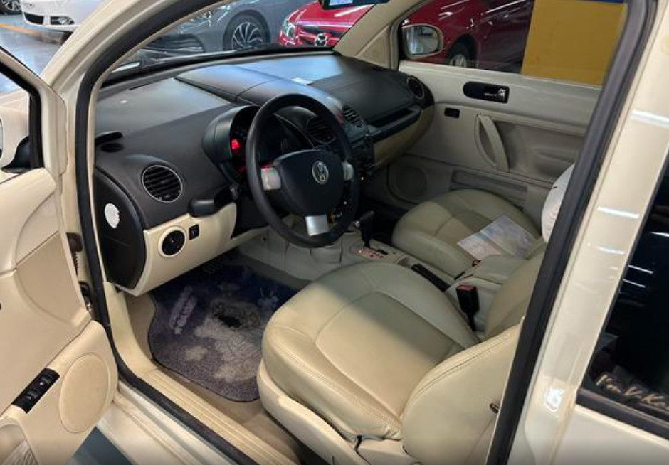 102HP Power Volkswagen Used Beetle All Vehicle Gas Car 5 Door 5 Seat SUV