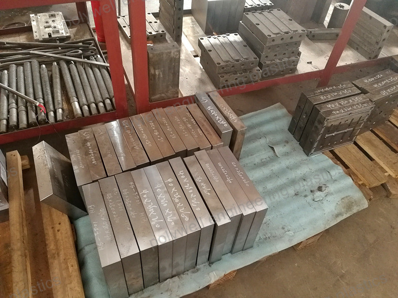 Injection Mold Put In Nylon Thermal Barrier Strip Extruding Machine